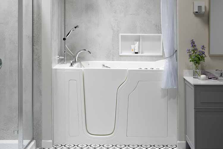 shower with a walk in door